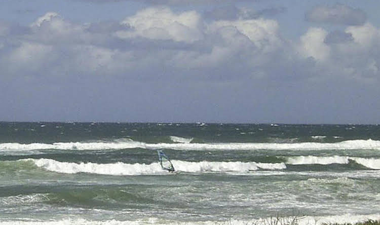 Shack@32, Caves Beach — photo 1