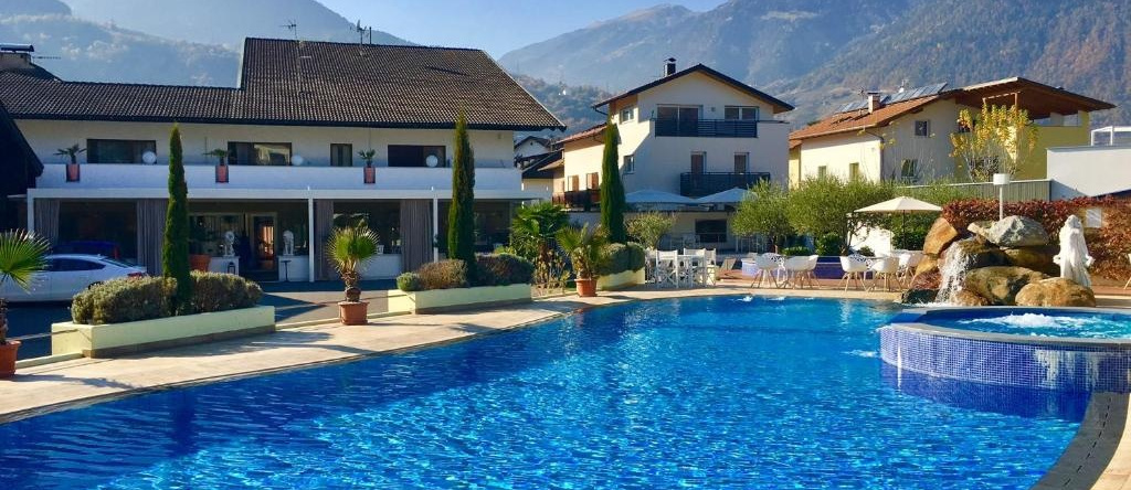 SCHLOSSHOF SÜDTIROL – Hotel & Camping Resort, 拉纳 — 照片 1