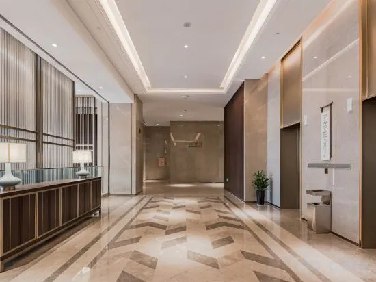 Zhongzhou International Hotel (Hebidong Railway Station Hotel), Hebi — photo 1
