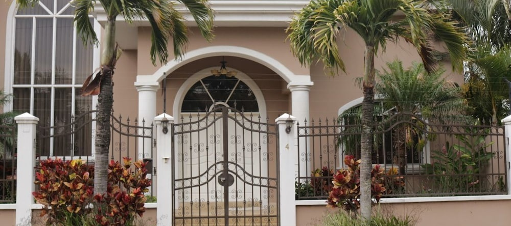 Deluxe Property in Cariari, 圣安东尼奥德贝伦 — 照片 1