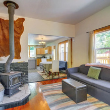 < 1 Mi to Coquille River: Cottage w/ Private Yard!, 班登 — 照片 2