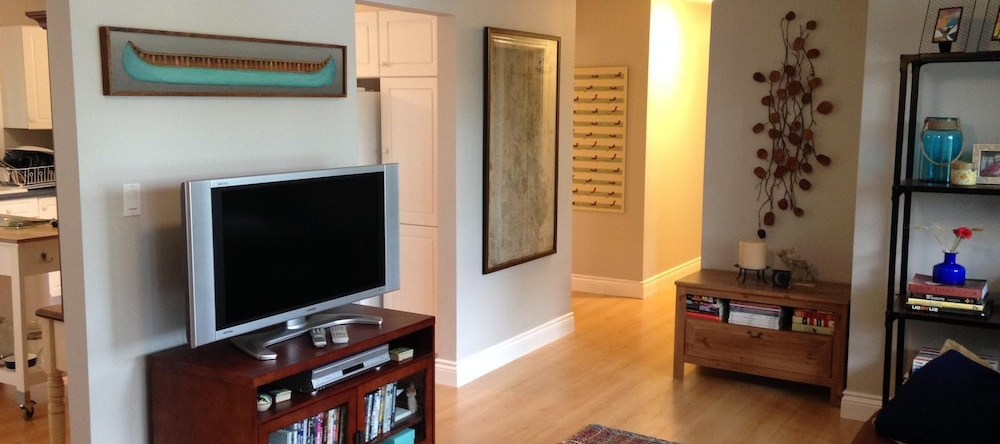 Tall Trees~3 Bedrooms & 1.5 Bathrooms on Pristine Bruce Lake in Muskoka, 卡灵港 — 照片 1