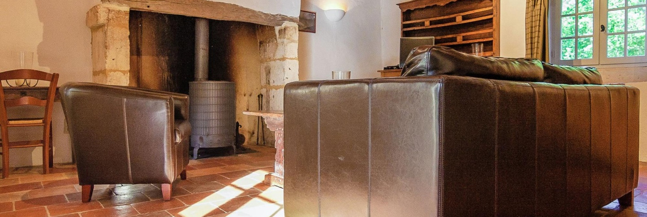Sprawling Mansion in Aquitaine with Swimming Pool, 圣乔治德蒙克拉尔 — 照片 1