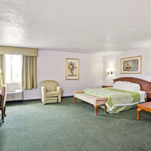 Days Inn & Suites by Wyndham Fullerton, 富勒顿 — 照片 5