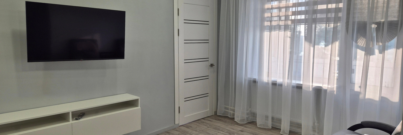 S Vidom Na Naberezhnuyu Flat, 格里巴诺夫斯基 — 照片 1