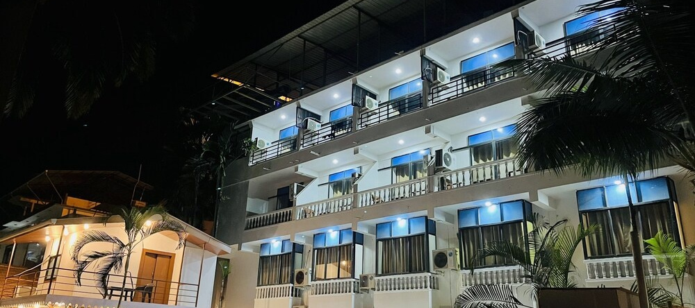 Hotel Pleasure Inn near Turtle Beach- Morjim, 佩尔内姆 — 照片 1