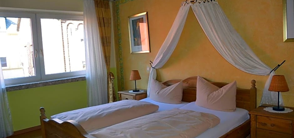 Hotel Weinhaus Feiden - Alte Bürgermeisterei, 埃迪格-埃勒 — 照片 1