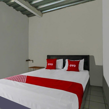 Oyo 90809 Homestay Black Pink Merah Jambu Syariah, Тарогонг — фото 3