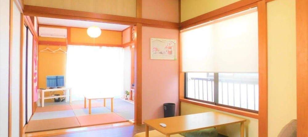 Martians Hotel Tomizu, 小田原 — 照片 1
