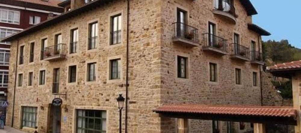 Hotel Villa de Cabrales, 阿雷纳斯德卡夫拉莱斯 — 照片 1