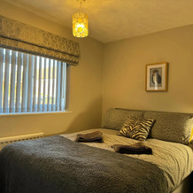 One king bed, fast WI FI, pool table jacuzzi gym and free parking near city, 赫里福德 — 照片 4