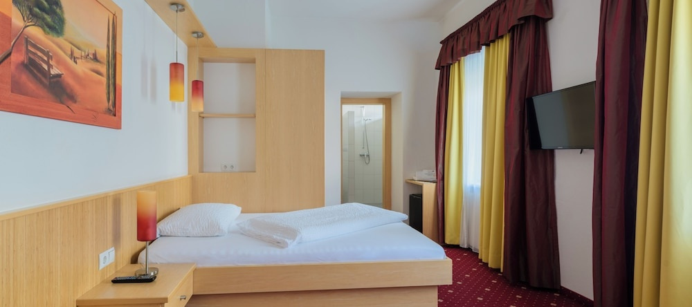 Landgasthof Bogner 4 Sterne Hotel, Absam — photo 1