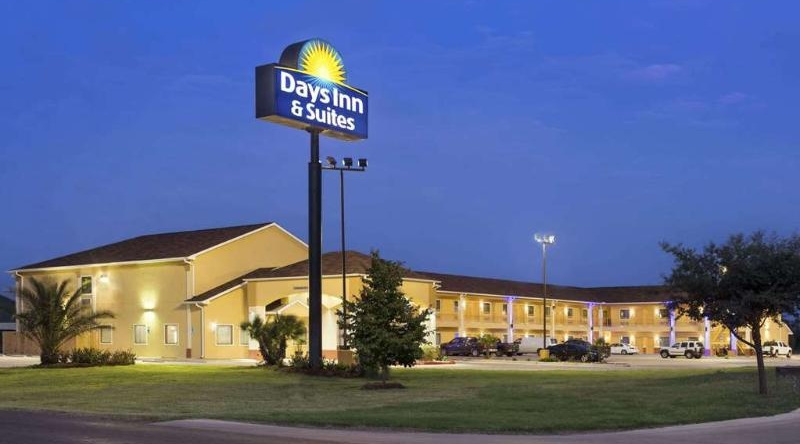 Days Inn by Wyndham Pearsall, 珀歇尔 — 照片 1