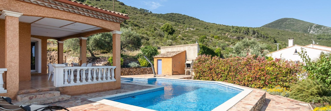 Cozy Villa in Roquebrun with Swimming Pool, 罗克布兰 — 照片 1