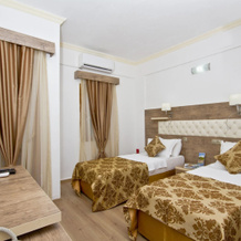Manuela Hotel, Битез — фото 5