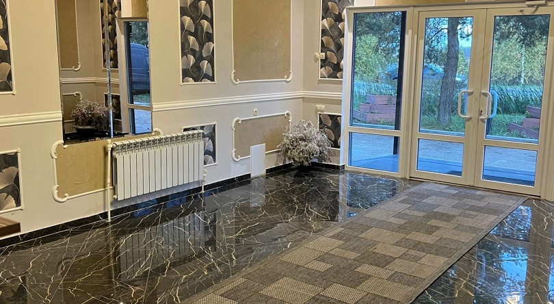 Gostinichnyj kompleks King Mini-hotel, 托季马 — 照片 1