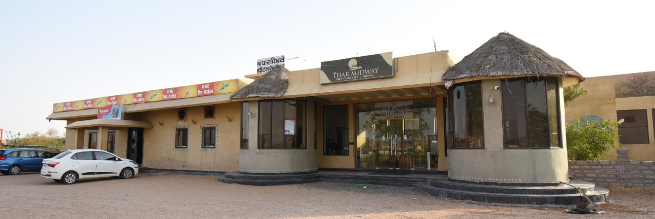 Oyo 41434 The Thar Mid Way Hotel And Restaurant, Дечу — фото 1