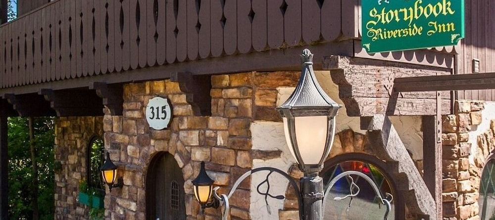 Storybook Riverside Inn, 莱文沃思 — 照片 1