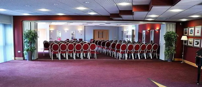 Holiday Inn Birmingham North - Cannock (formerly Ramada Birmingham North, Cannock), 坎诺克 — 照片 1