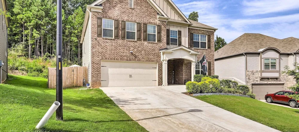 Elegant Home ~ 20 Mi To Downtown Atlanta: Pets Ok!, Юнион-Сити — фото 1