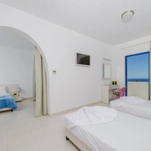 Eagles Nest Hotel, 林多斯 — 照片 3