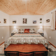 72mf - Rustic - Pets Ok - Sleeps 2 1 Bedroom Cabin by Redawning, Maple Falls — photo 2