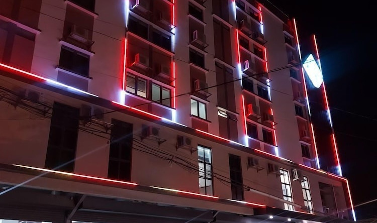 Fan's Hotel Ormoc, Ormoc — photo 1