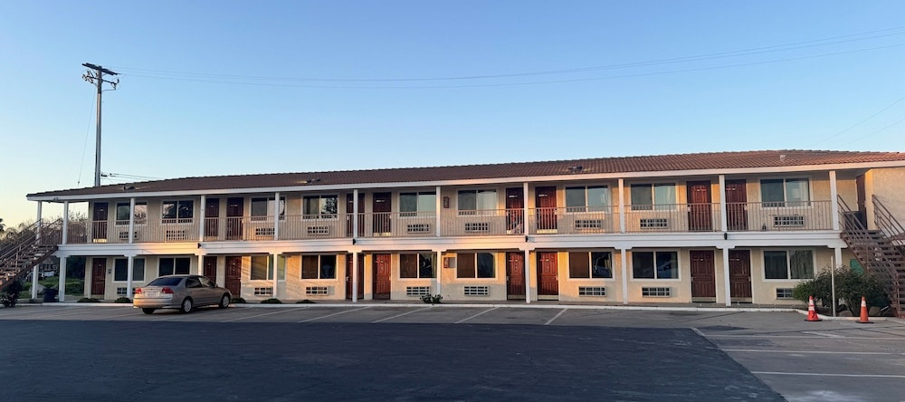 Pacific Express Inn, Merced — photo 1