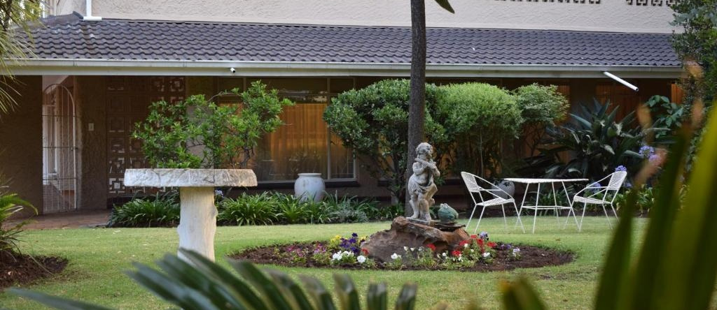 Moye Guest House, Farrarmere — photo 1