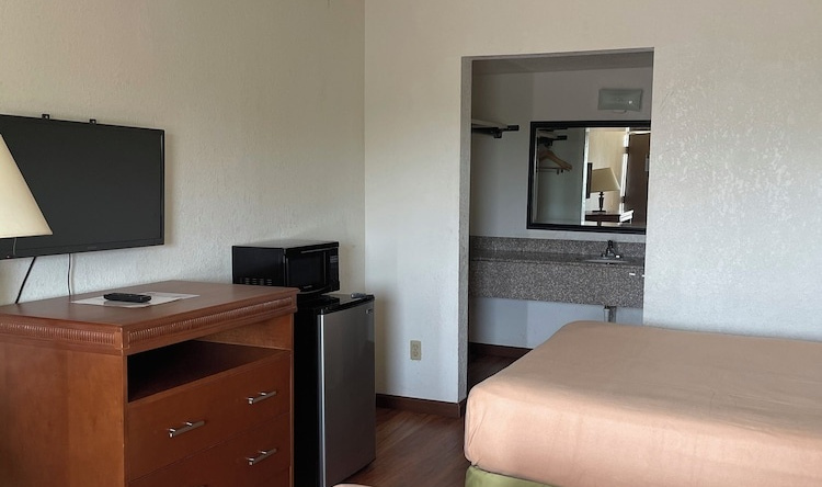 Relax Inn & Suites, Маттун — фото 1