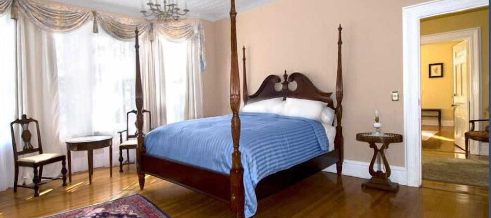 A Kingston Bed & Breakfast, Кингстон — фото 1