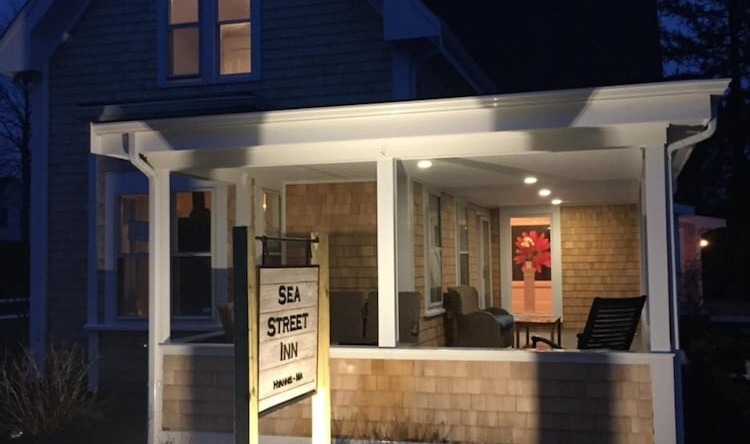 Sea Street Inn, Hyannis — photo 1