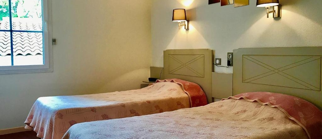 Hotel de la Montagne Noire, 杜尔纳扎克 — 照片 1