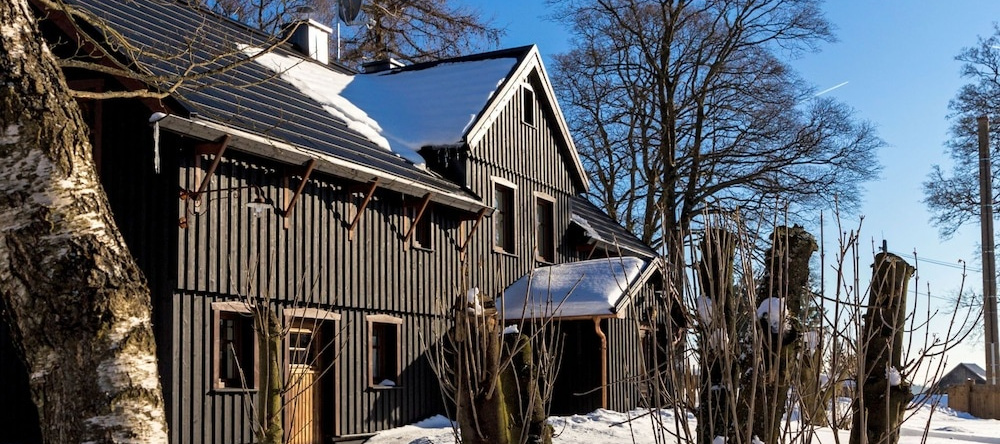 Unique House in the Vogtland Region With Open Architecture and Special Atmosphere, 克林根塔尔 — 照片 1