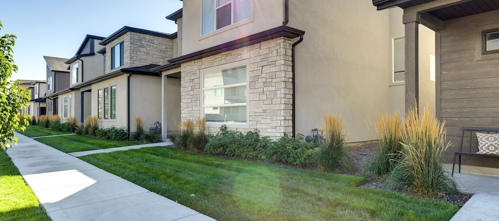 Inviting American Fork Home With Community Pool!, Америкен-Форк — фото 1