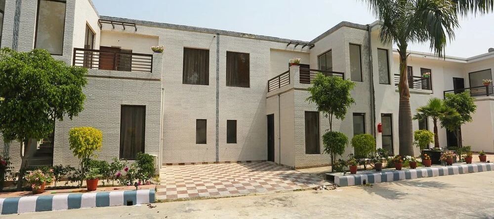 Capital O 24794 Aaryavan Resorts, Bahadrabad — photo 1