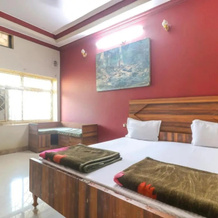 Hotel Poonam by OYO Rooms, 杰格德尔布尔 — 照片 2