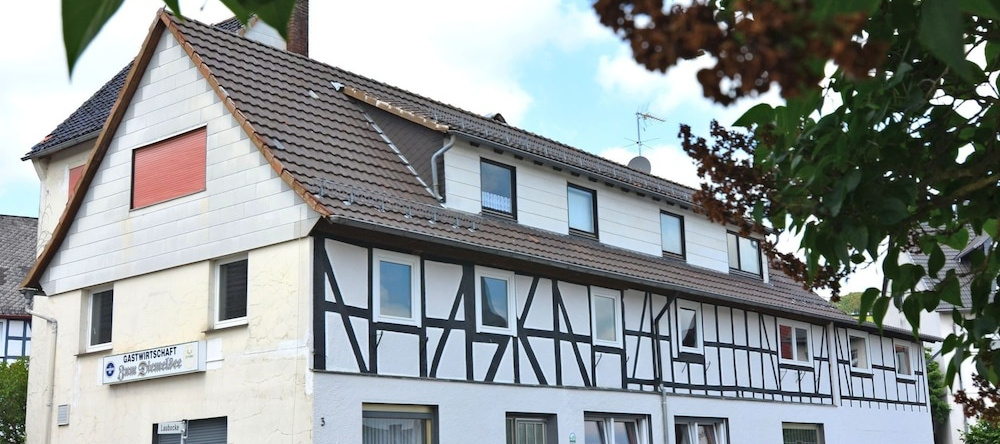 Group Home In Sauerland Region Near Diemelsee With Common Room & Private Bar, Штормбрух — фото 1