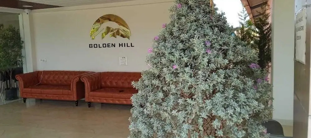 Golden Hill Resort, 阿达姆普尔 — 照片 1