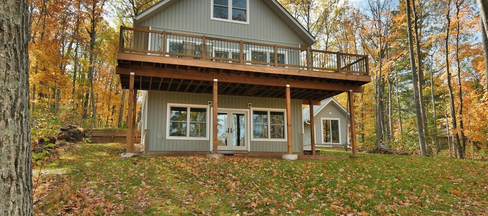 Whitefish Lake Lodge, 斯通湖 — 照片 1