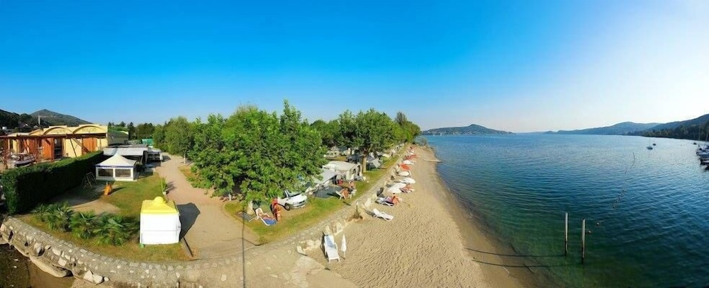 Camping Solcio, 莱萨 — 照片 1