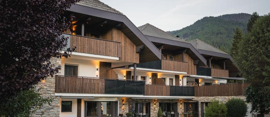 Aparthotel Familiaris - Family Apartments - Pools & Spa in the Dolomites, 瓦尔道拉 — 照片 1