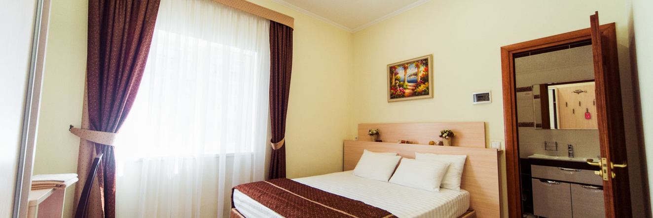 Lermontov Hotel, 辛菲罗波尔 — 照片 1