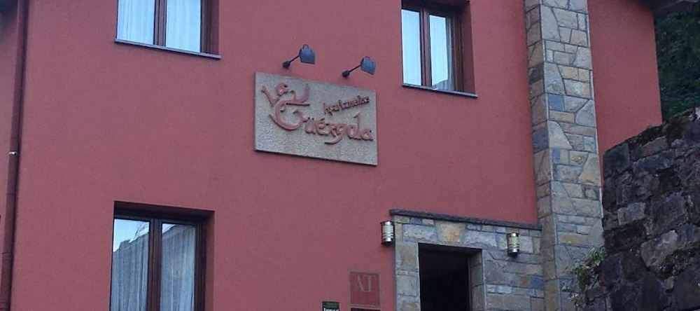 Apartamentos La Guergola, Pola de Somiedo (La Pola) — photo 1