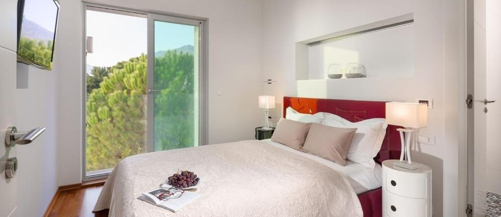 Luxury Seafront Villa Brela Pride with private heated pool at the beach in Brela - Baska Voda, 布雷拉 — 照片 1
