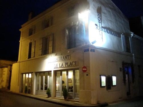 Hotel Restaurant de la Place, 圣让当热利 — 照片 1