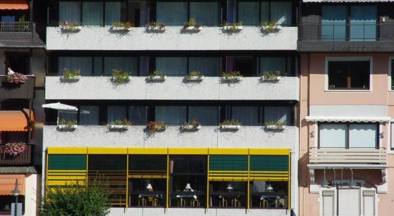 Hotel Zum grünen Kranz, 采尔(摩泽尔) — 照片 1