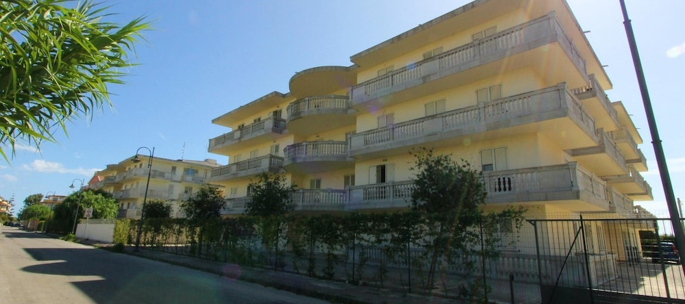 Apartment With one Bedroom in Caulonia Marina, With Wonderful Mountain View, Pool Access, Furnished Balcony - 100 m From the Beach, Marina di Caulonia — photo 1