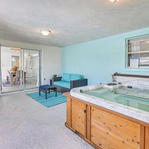 Sunset Views & Hot Tub: Lakefront Holiday Retreat!, 霍利迪 — 照片 2