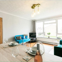Gayton Court 2-Bedroom Flat in the Centre of Reigate, Reigate — photo 3